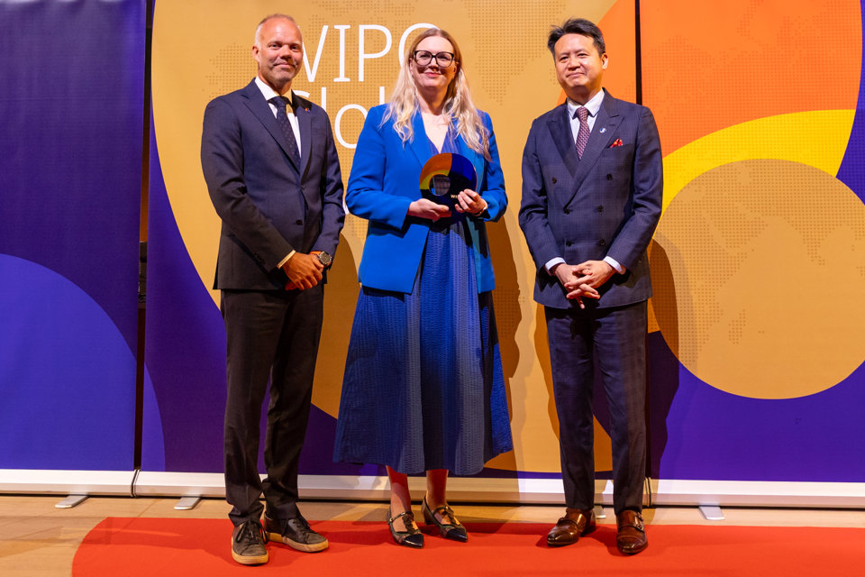 Bergur Sigfússon tækniþróunarstjóri Carbfix, Edda Sif Pind Aradóttir forstjóri Carbfix og Daren Tang, forstjóri WIPO.