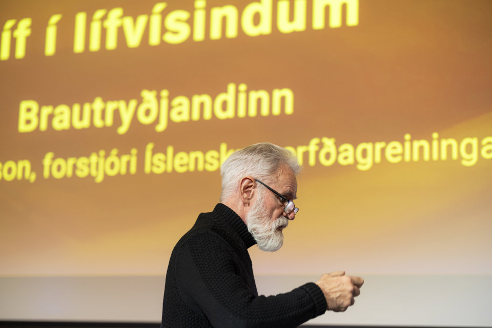 Kári Stefánsson, Íslenskri erfðagreiningu