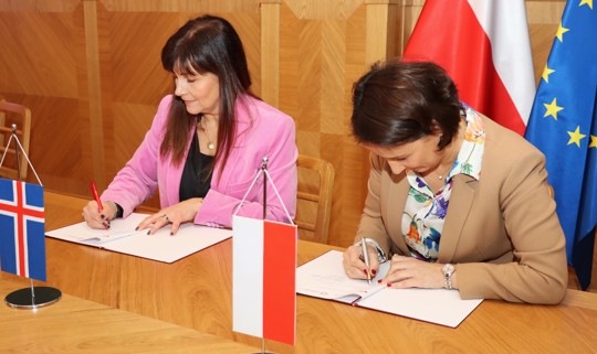 Borghildur Erlingsdóttir, Director General of ISIPO, and Edyta Demby-Siwek, President of the UPRP, signed an MOU in Warshaw last week.