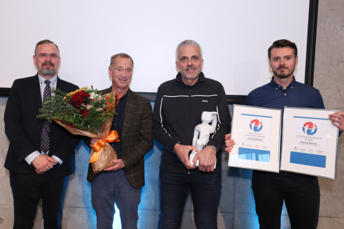 Daði Már Kristófersson, fjármála- og efnahagsráðherra, Magnús Þór Jónsson, Björn Jónsson og Karl Birgir Björnsson, stofnendur Hefring Marine. Ljósmyndari Sigurjón Ragnar.