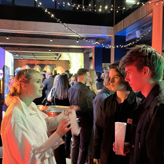 Interested students discuss IP rights with the ISIPO's representative.