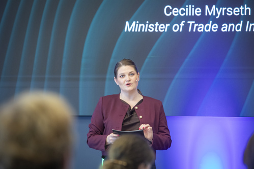 Cecilie Myrseth, viðskipta- og iðnaðarráðherra Noregs, hélt erindi við verðlaunaafhendinguna í Osló