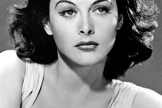 Hedy Lamarr þróaði aðferð sem leiddi til nútímatækni eins og WiFi, Bluetooth og GPS.