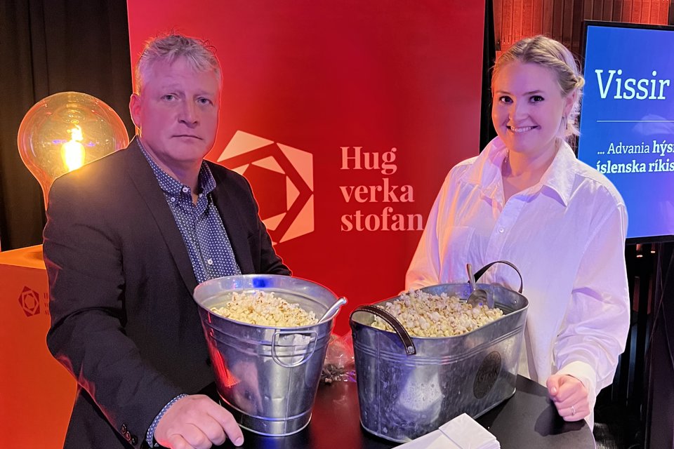 Eiríkur Sigurðsson samskiptastjóri og Melkorka Þöll Vilhjálmsdóttir lögfræðingur, voru fulltrúar Hugverkastofunnar.