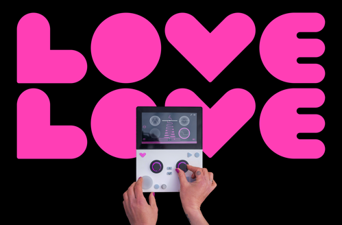 LOVE er litríkt vörumerki í svörtum bransa