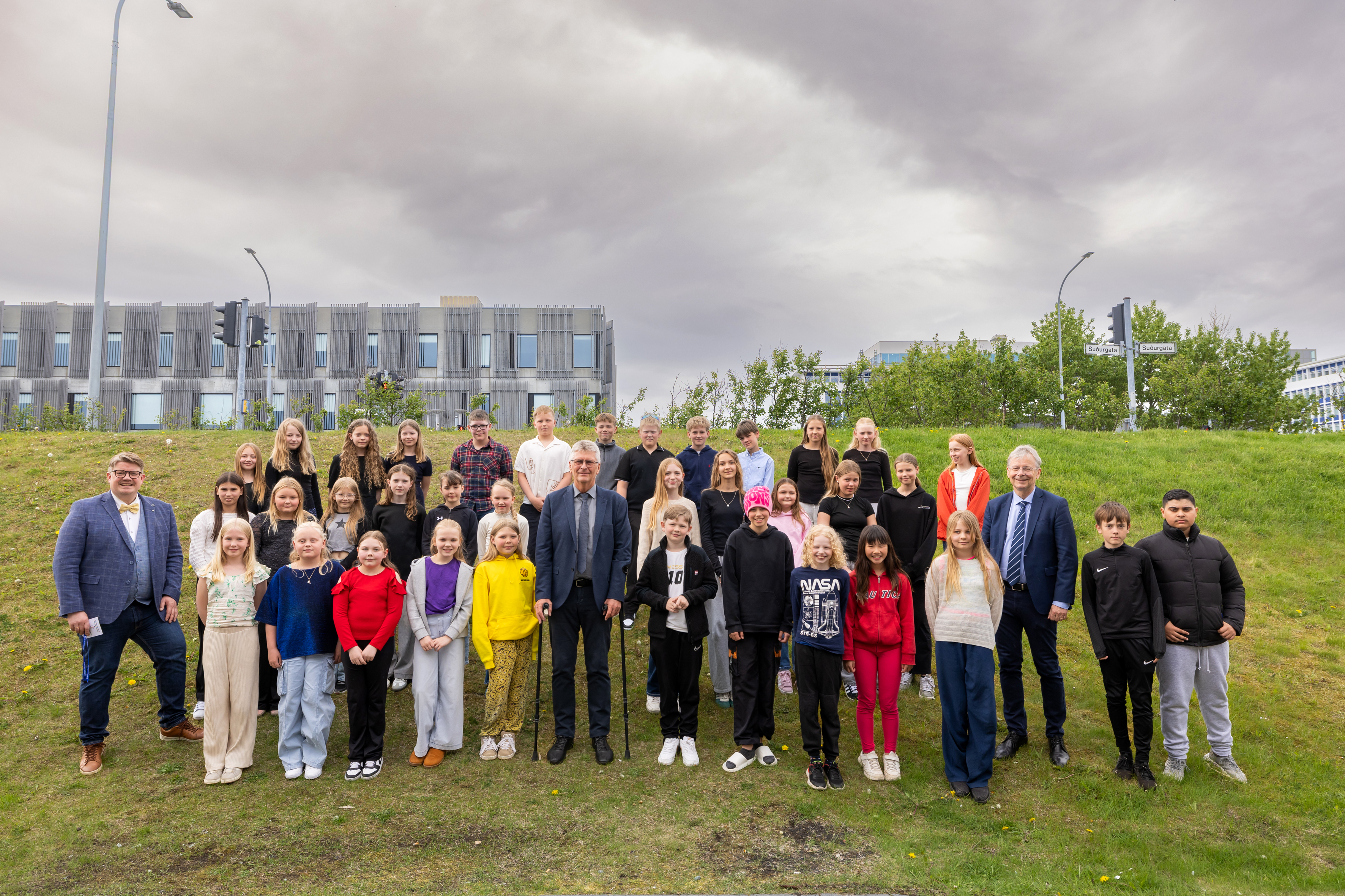 37 nemendur unnu saman á háskólasvæðinu að 26 framúrskarandi nýsköpunarhugmyndum. 